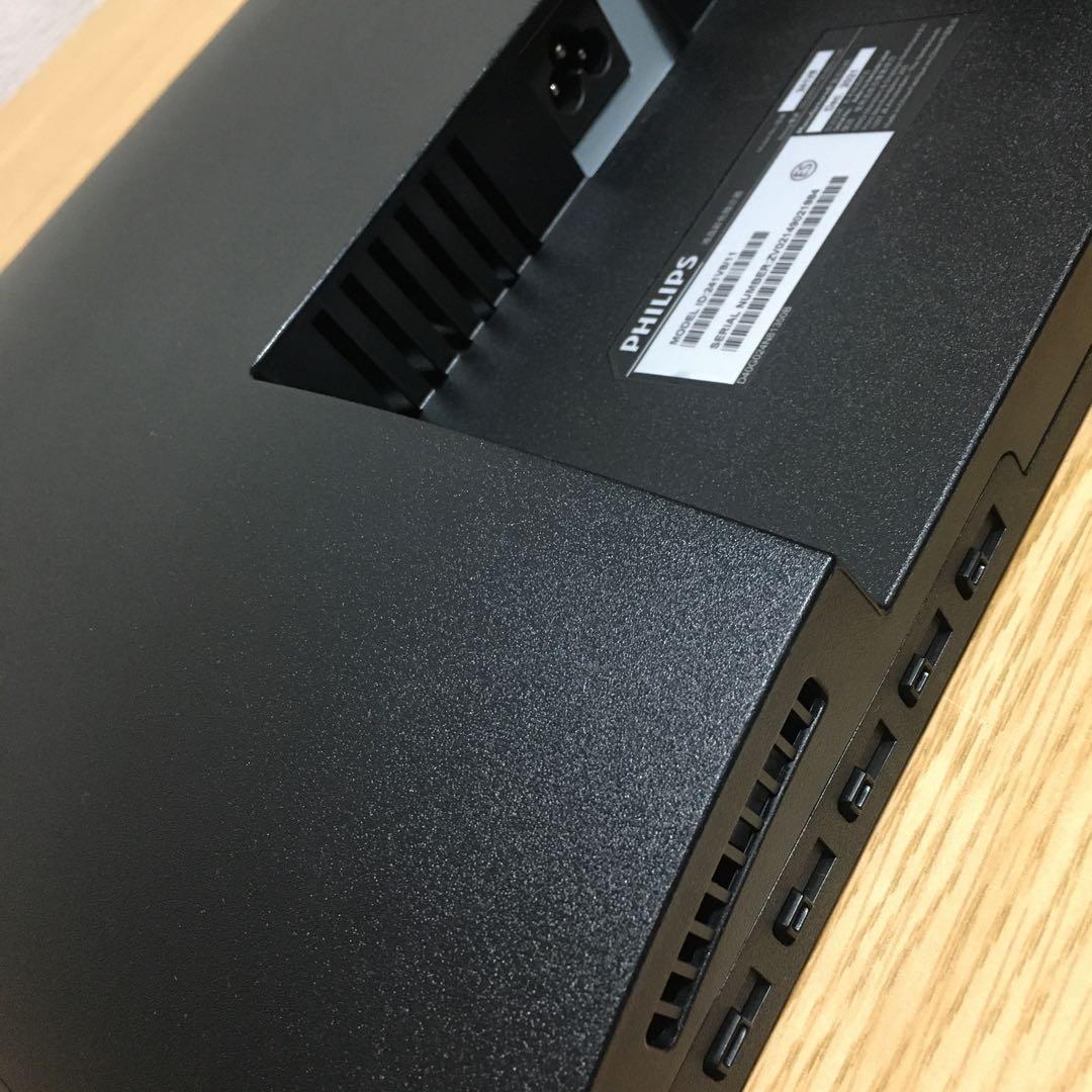 Windowsデスクトップ Lenovo ThinkCentre Win11 i3 8G SSD 23.8'