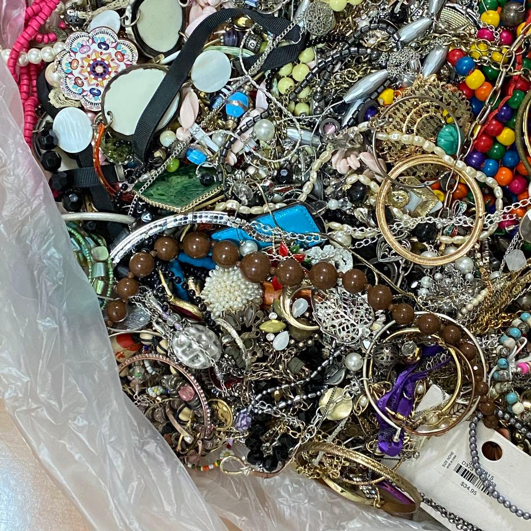 大量　まとめ売り　ジャンク　未選別　アクセサリー色々④　約9.9㎏　ネックレス他