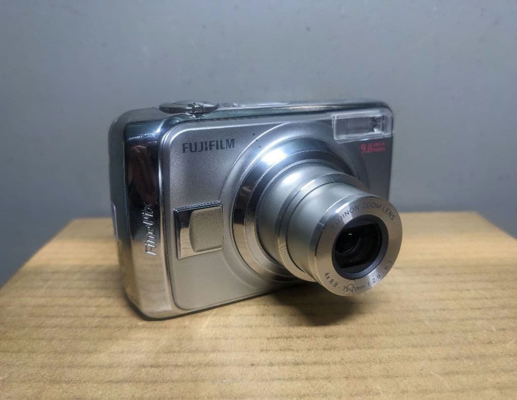 FUJIFILM FinePix A900 デジカメ 単三電池　動作品