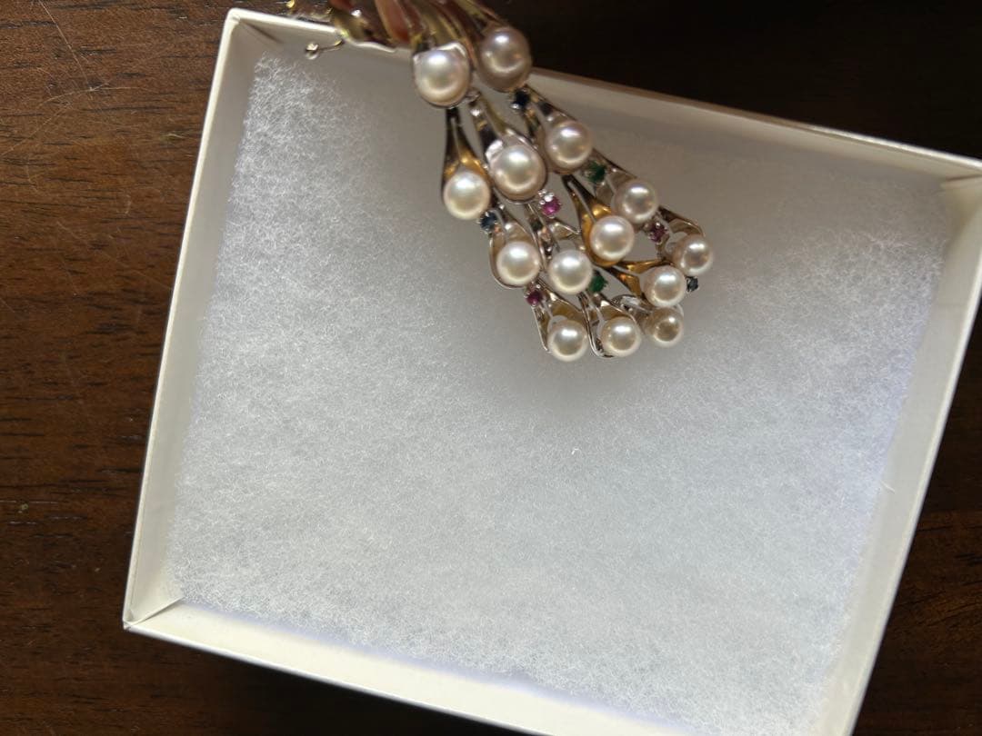 あこやパール　エメラルド　ルビー　サファイア　ブローチ