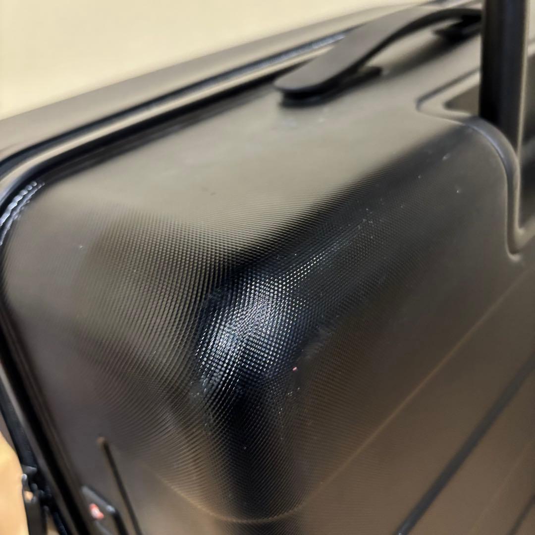 特大型　無印良品　黒 ハードキャリーケース 104リットル　TSAロック 4輪