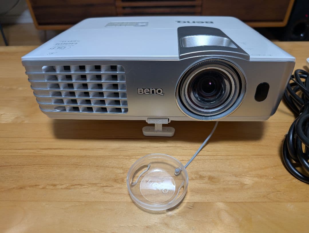 BENQ W1080ST+ プロジェクター 本体