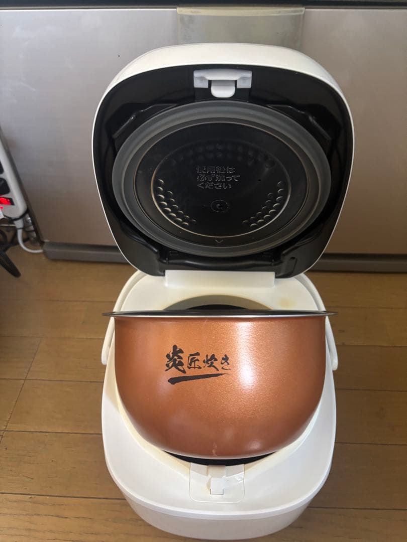 TOSHIBA　RC-10VRT　2022 年製真空IH炊飯器