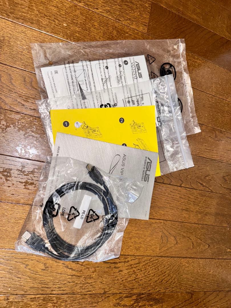 ASUS VG32VQ ゲーミングモニター 本体