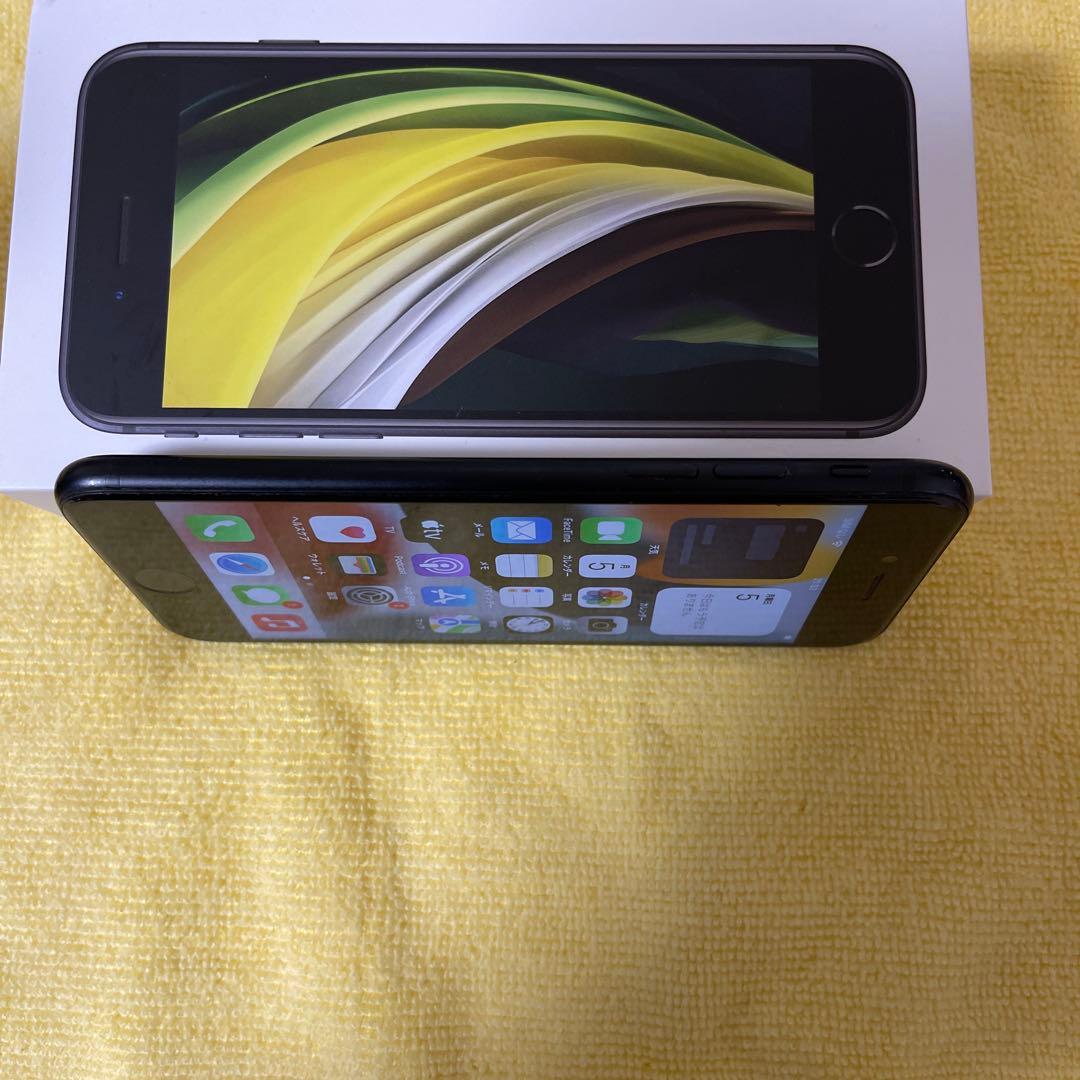 し*う様 Apple iPhone SE 64GB バッテリー最大容量86%