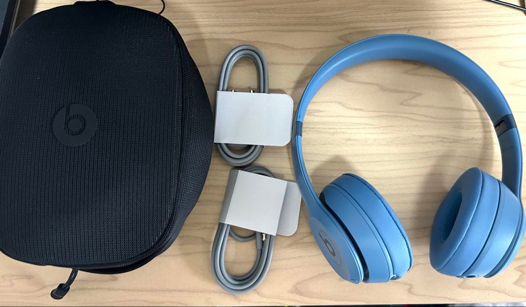 Beats Solo 4 オンイヤーワイヤレスヘッドフォン – スレートブルー